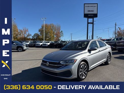 Used 2024 Volkswagen Jetta S image 1