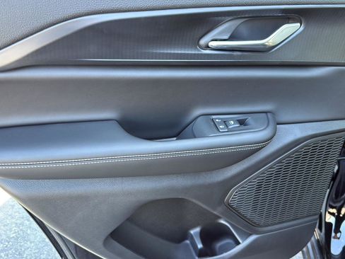 New 2025 Jeep Grand Cherokee Altitude image 26