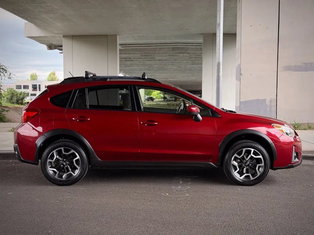 Used 2017 Subaru Crosstrek 2.0i Premium AWD/4WD image 9