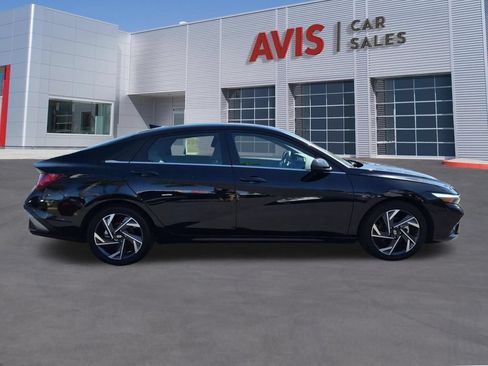 Used 2025 Hyundai Elantra SEL FWD image 5