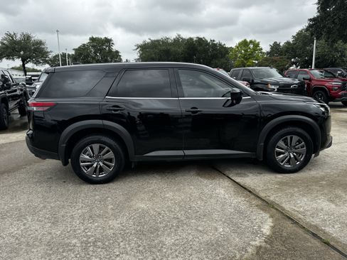 Used 2025 Nissan Pathfinder S FWD image 7