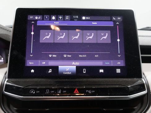 Certified 2024 Jeep Compass Limited image 32