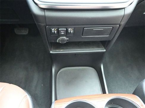 Used 2019 Toyota Sienna L image 32