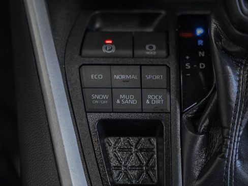 Used 2024 Toyota RAV4 LE image 26