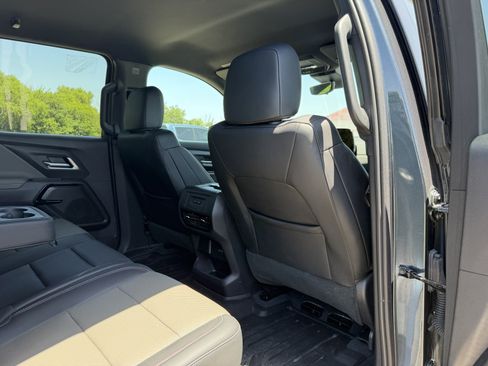 Used 2026 Chevrolet Silverado EV Trail Boss AWD/4WD image 25