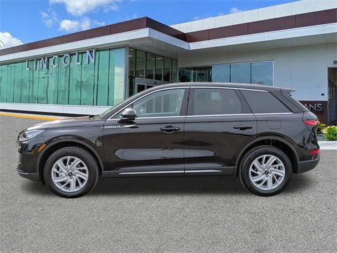 Used 2025 Lincoln Corsair Premiere image 7