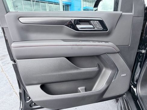 New 2026 Chevrolet Suburban RST image 31