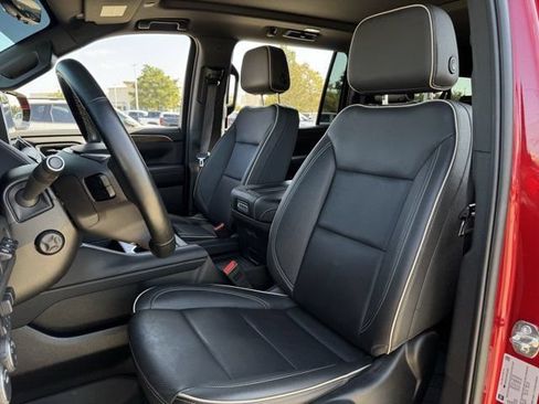 Used 2024 Chevrolet Suburban Premier w/ Premium Package AWD/4WD image 27