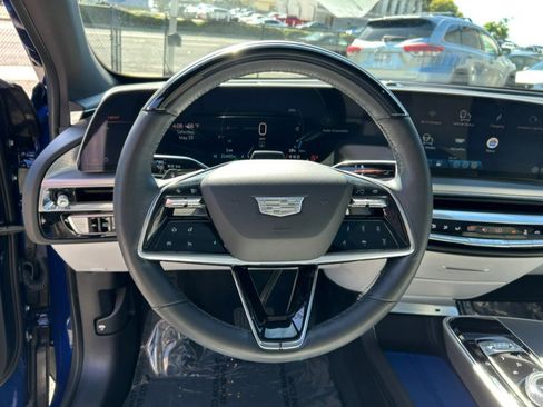 Used 2024 Cadillac Lyriq Sport AWD/4WD image 23