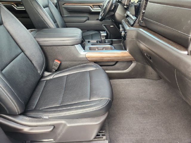 Used 2025 Chevrolet Silverado 1500 RST w/ Z71 Off-Road Package AWD/4WD image 14