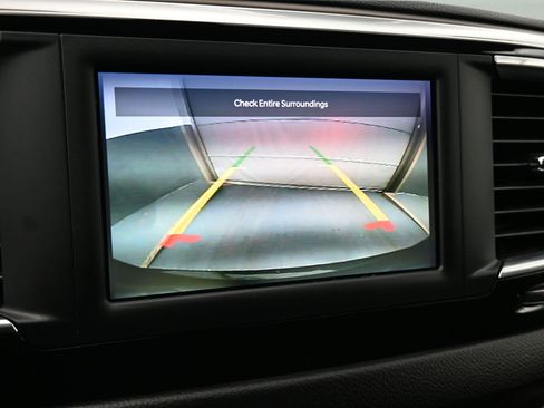 Used 2022 Chrysler Voyager LX FWD image 22