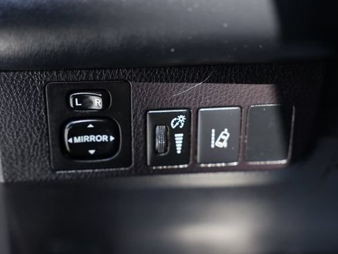 Used 2018 Toyota RAV4 XLE AWD/4WD image 17