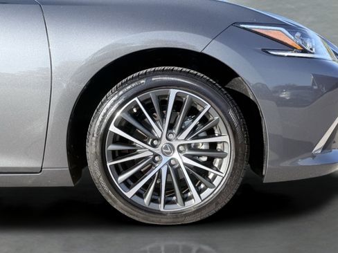 Used 2025 Lexus ES 300h F Sport image 69