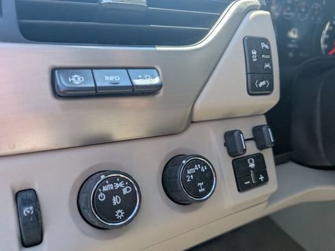 Used 2017 GMC Yukon Denali AWD/4WD image 17