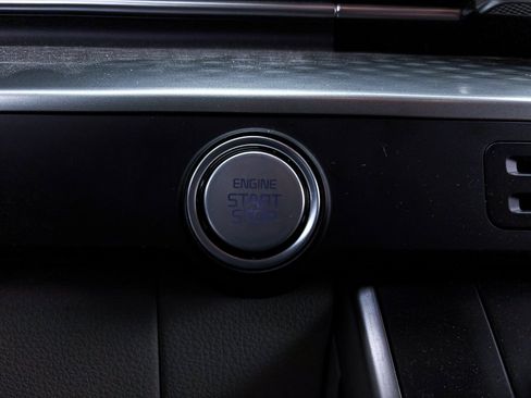 Certified 2023 Kia Carnival LX image 22