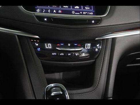 Used 2025 Cadillac XT5 Premium Luxury w/ Technology Package AWD/4WD image 16