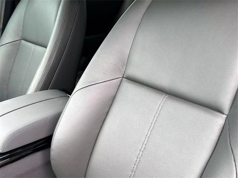 New 2026 Land Rover Range Rover Velar Dynamic SE image 17