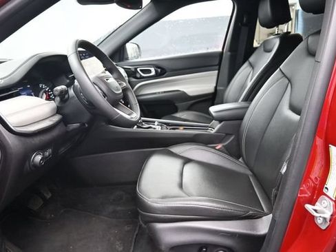 Used 2025 Jeep Compass Limited AWD/4WD image 12