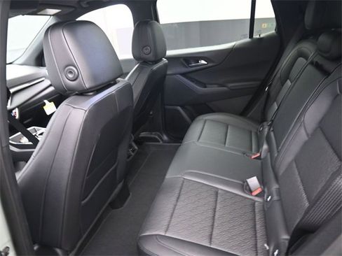 New 2026 Chevrolet Equinox LT w/ Convenience Package II image 9