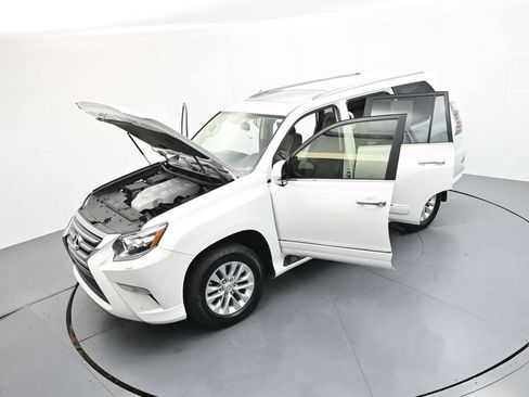 Used 2017 Lexus GX 460 Premium w/ Premium Package AWD/4WD image 34