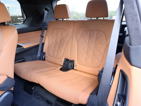 Used 2024 BMW X7 xDrive40i w/ Executive Package image 24