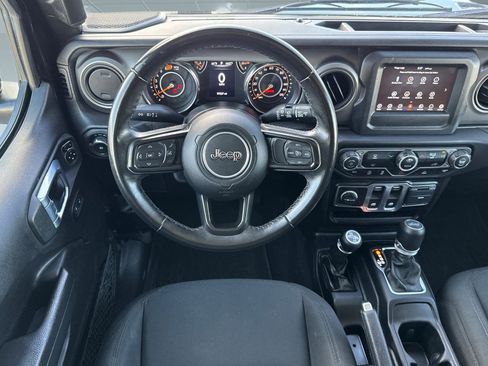 Used 2022 Jeep Wrangler Willys image 28