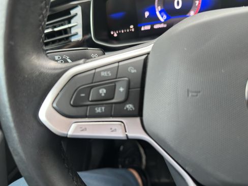 Used 2025 Volkswagen Jetta SE FWD image 14