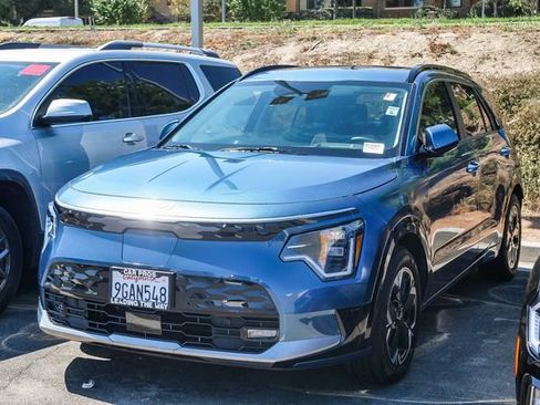 Certified 2023 Kia Niro Wave FWD image 6