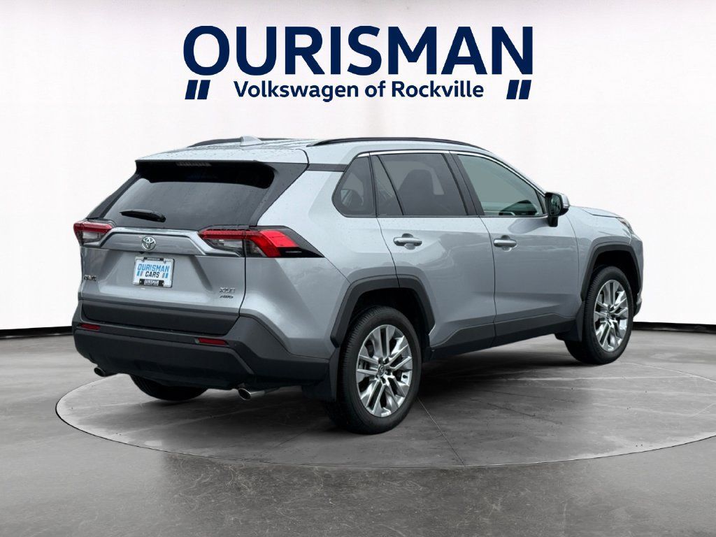 Used 2025 Toyota RAV4 XLE Premium AWD/4WD image 6
