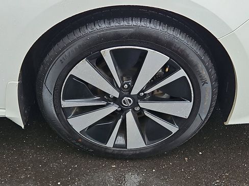 Certified 2022 Nissan Altima 2.5 SV w/ SV Premium Package image 8