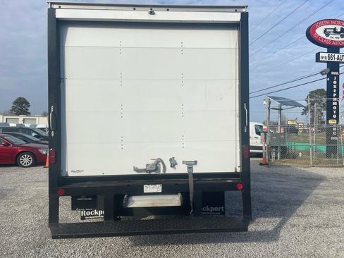 Used 2021 Ford E-350 and Econoline 350 Super Duty w/ Power Windows & Locks Group image 3