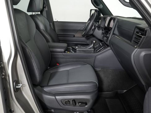 Used 2025 Lexus GX 550 w/ Accessory Package (2T) AWD/4WD image 8
