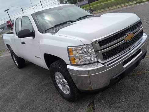 Used 2012 Chevrolet Silverado 2500 W/T AWD/4WD image 2