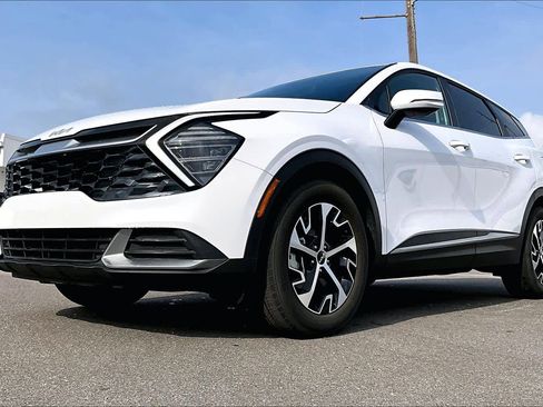 Used 2024 Kia Sportage EX image 34