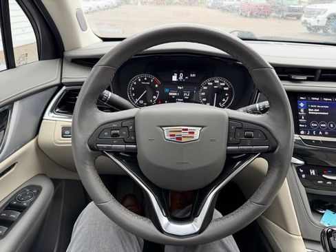 Certified 2023 Cadillac XT6 Premium Luxury image 25