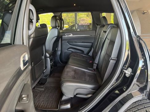 Used 2020 Jeep Grand Cherokee Altitude AWD/4WD image 11