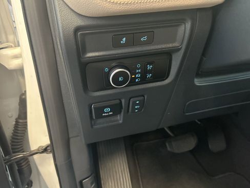 Used 2024 Ford Expedition Max Limited AWD/4WD image 23