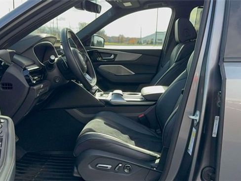 Used 2023 Acura MDX A-Spec image 17