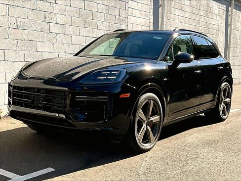 Used 2025 Porsche Cayenne Turbo AWD/4WD image 1