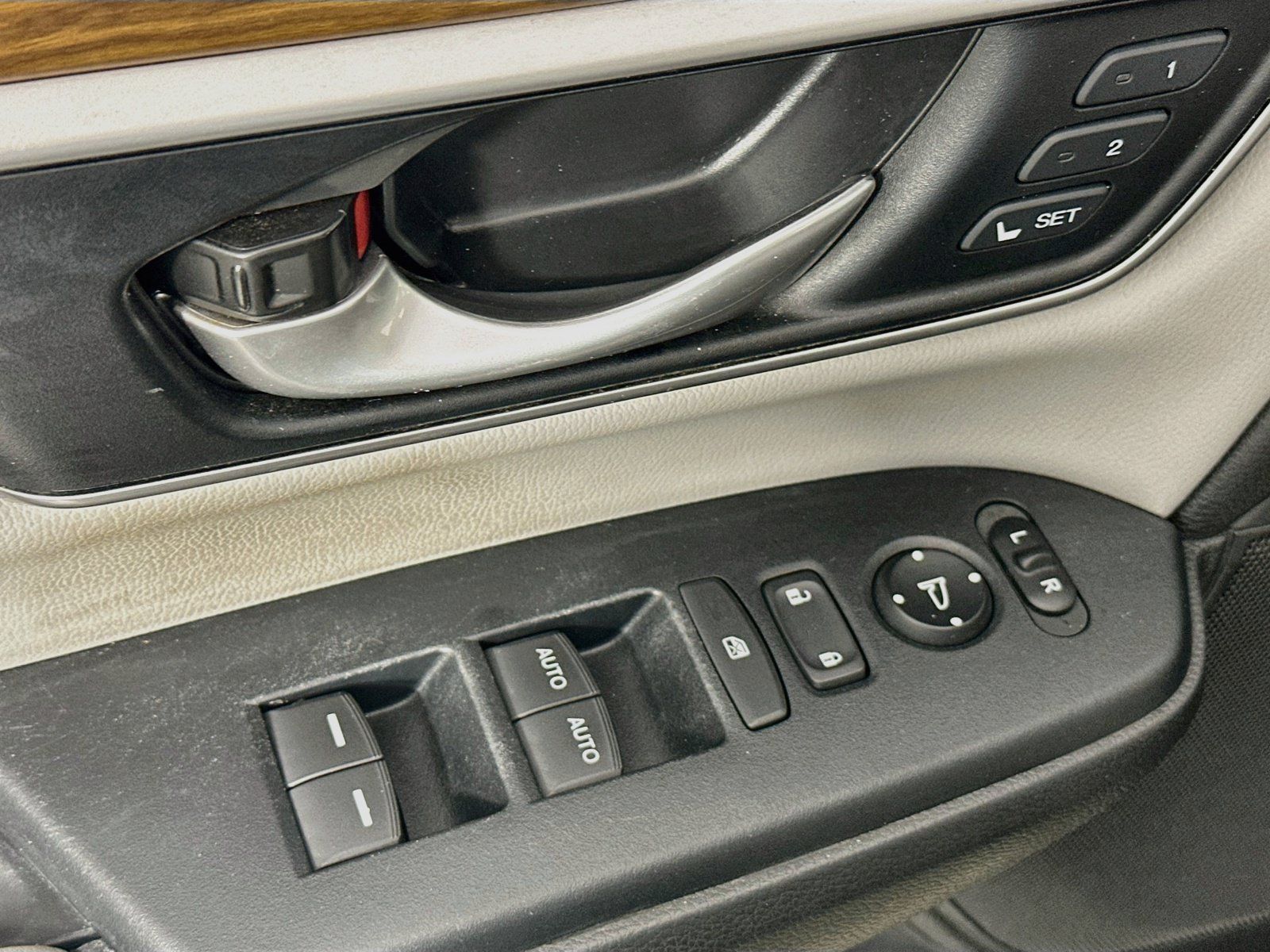 Used 2019 Honda CR-V EX-L image 17