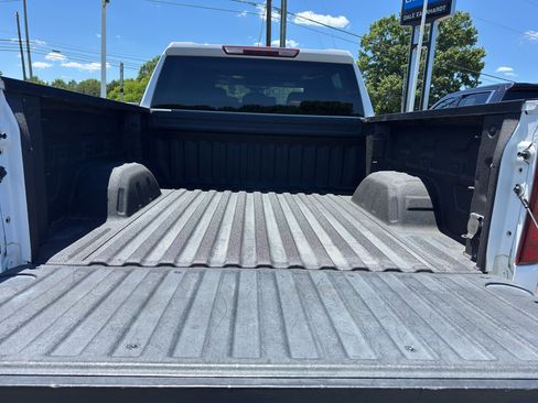 Used 2023 Chevrolet Silverado 1500 LT AWD/4WD image 6