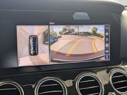 Used 2019 Mercedes-Benz E 300 image 9