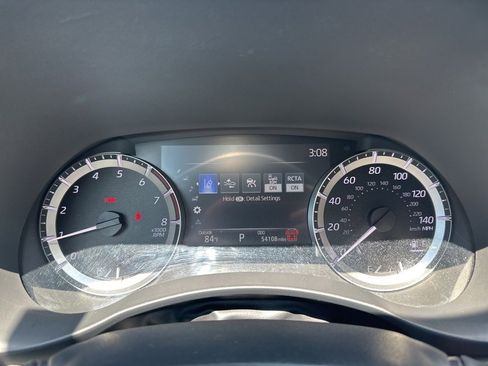 Used 2024 Toyota Highlander XLE image 27