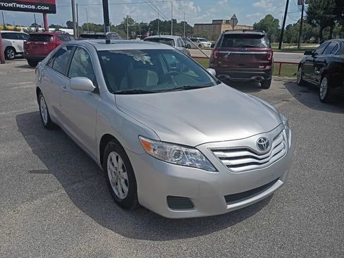 Used 2011 Toyota Camry LE w/ LE Extra-Value Pkg FWD image 7