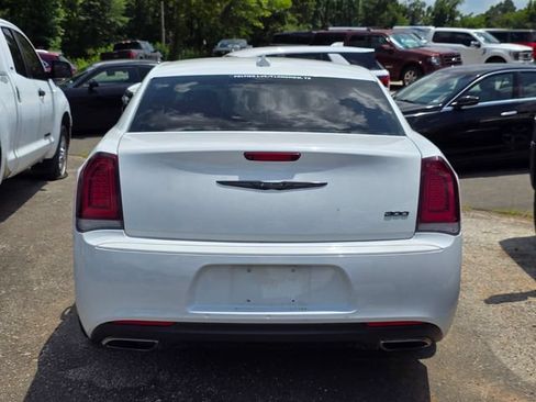 Used 2021 Chrysler 300 Touring w/ Sport Appearance Package RWD image 5