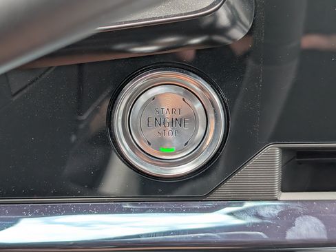 Used 2025 Chevrolet Corvette Stingray Preferred Cpe w/ Z51 Performance Package RWD image 33