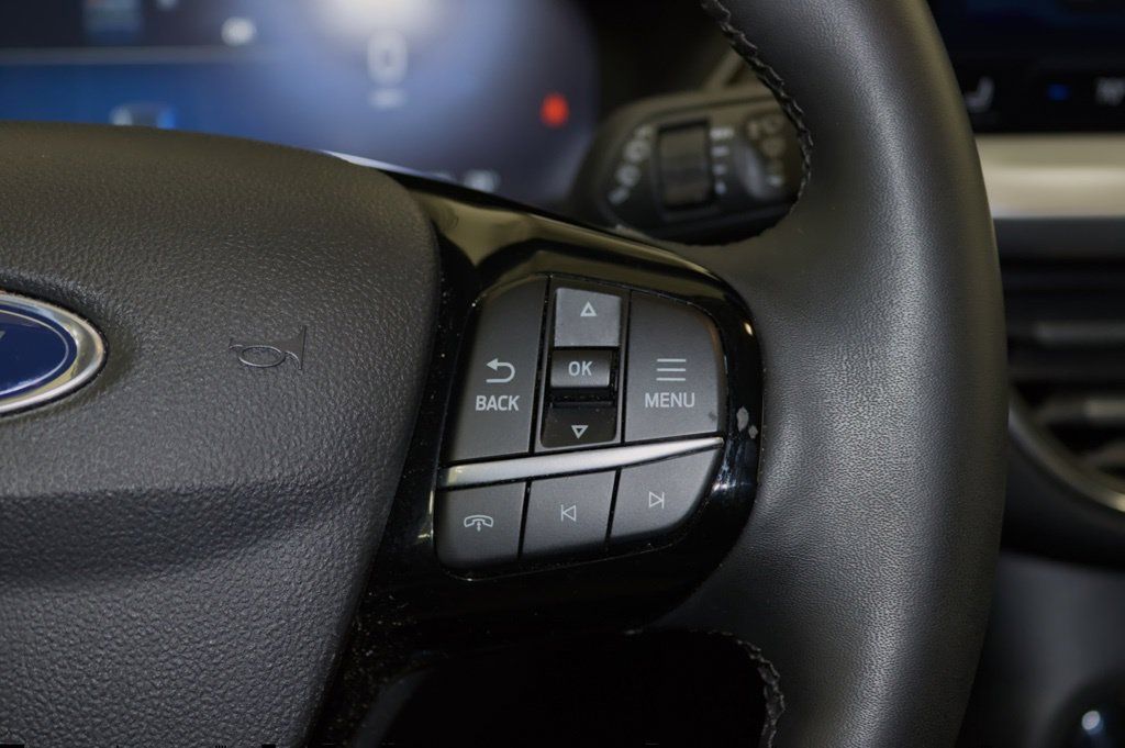 Used 2023 Ford Escape SE w/ PHEV Premium Package FWD image 20