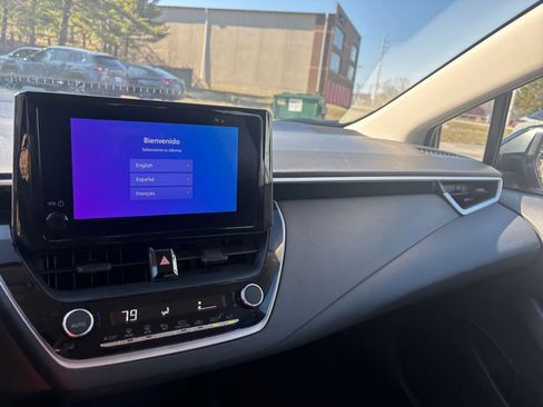 Used 2025 Toyota Corolla LE image 33