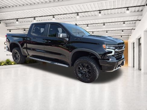 Used 2025 Chevrolet Silverado 1500 ZR2 w/ Technology Package AWD/4WD image 1