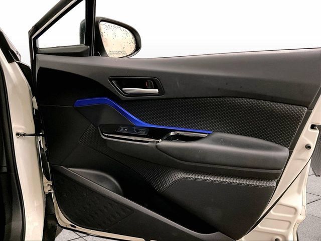 Used 2021 Toyota C-HR XLE FWD image 23